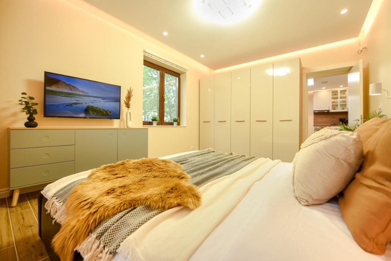 Green Leafy Brasov - Ideal 2 Bedroom Apartment Exterior foto
