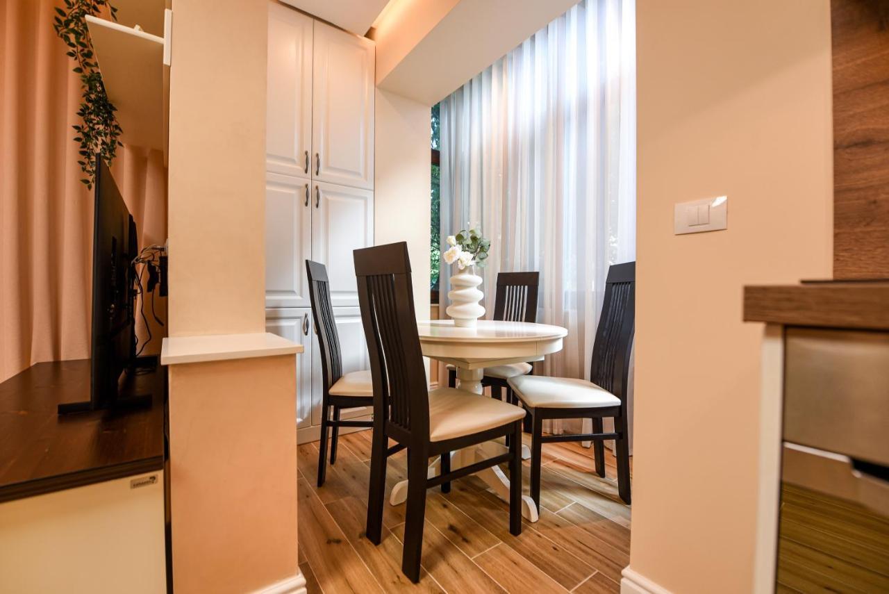 Green Leafy Brasov - Ideal 2 Bedroom Apartment Exterior foto